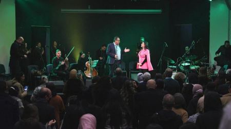 أمل مرقص تتألق في المسرح البلدي في مدينة الطيبة 